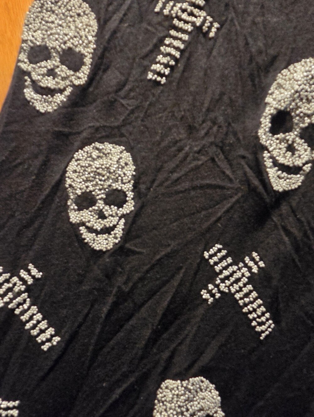 ISSI Black Tank Top White Skull & Cross Details SzM - Picture 5 of 8